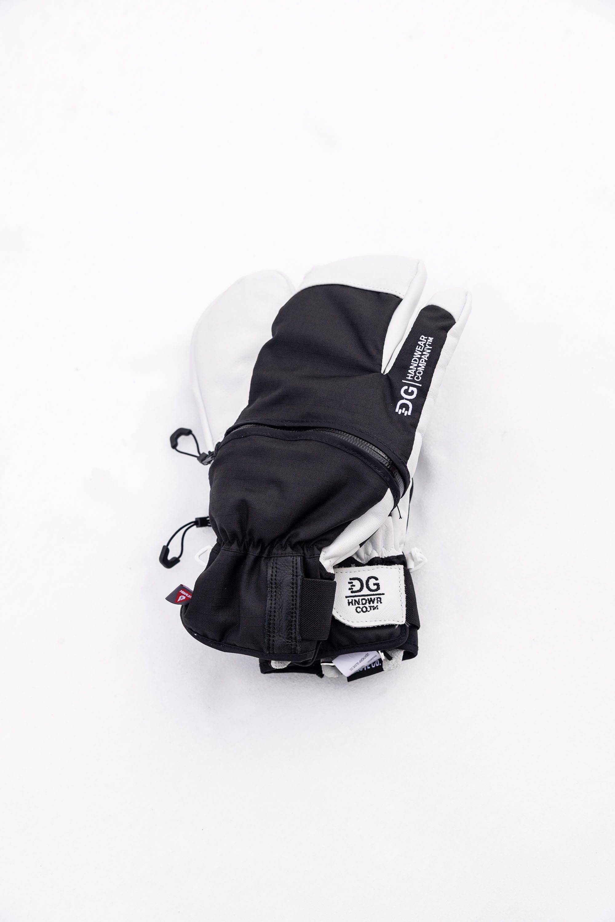 Quartz Claw - White / Black
