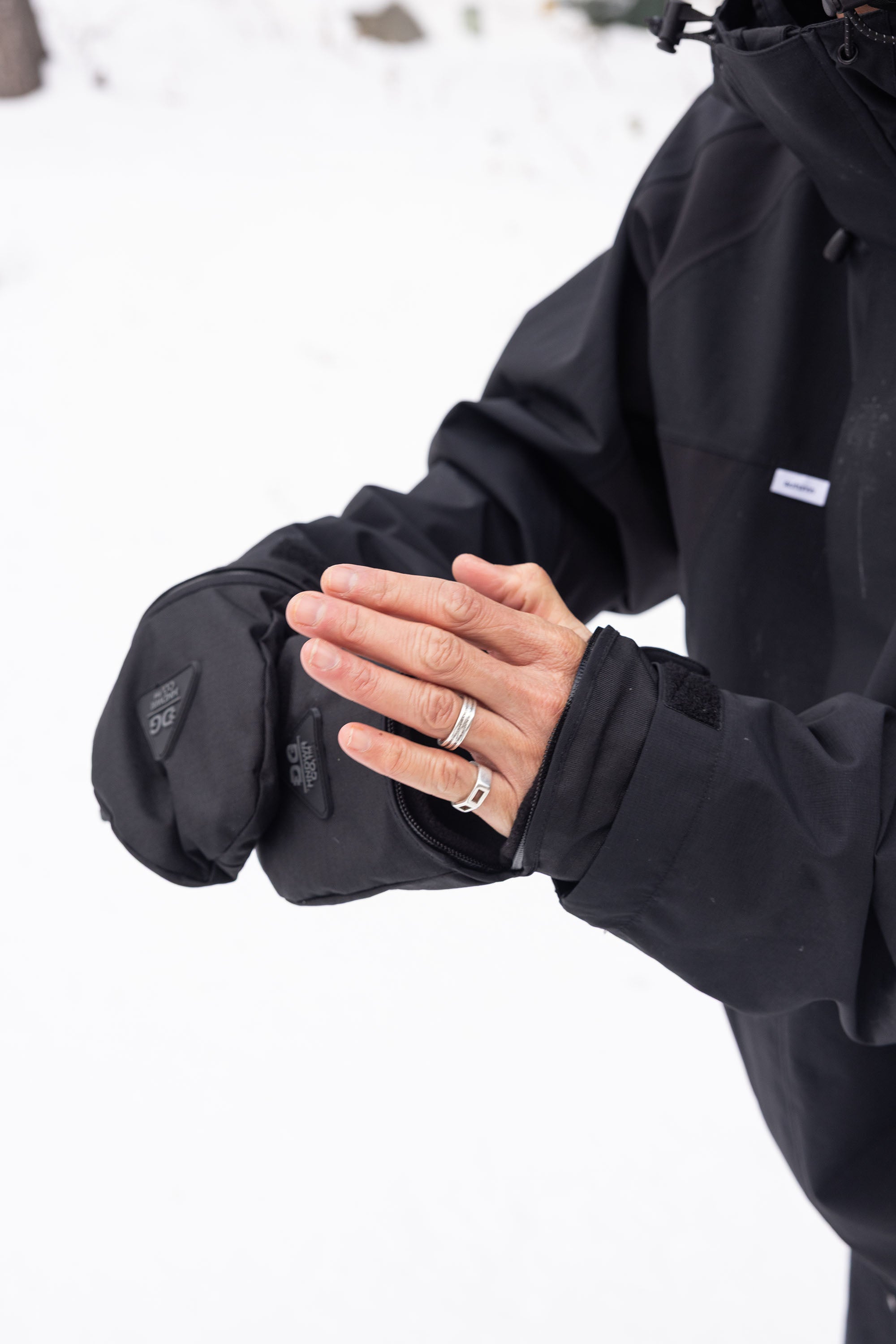 Flint Mitt - Black