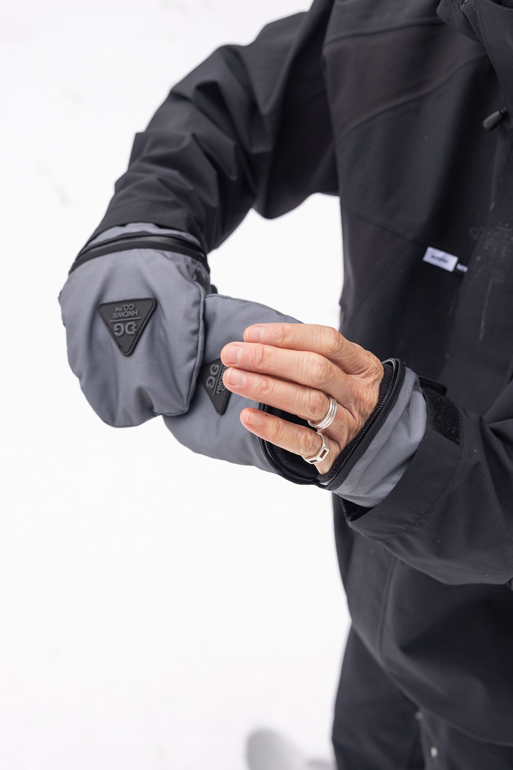 Flint Mitt - Grey