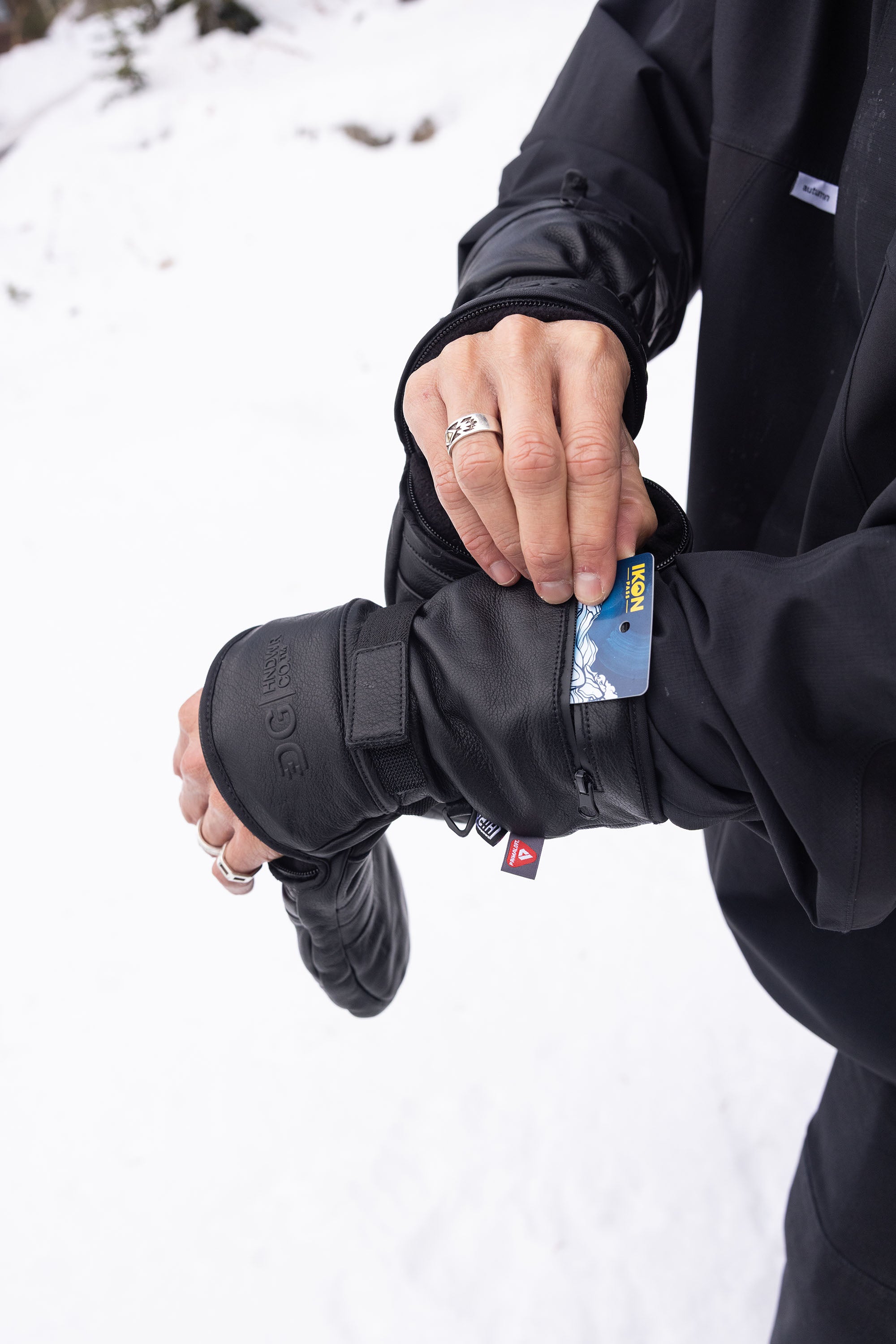 Granite Mitt Long Cut - Black