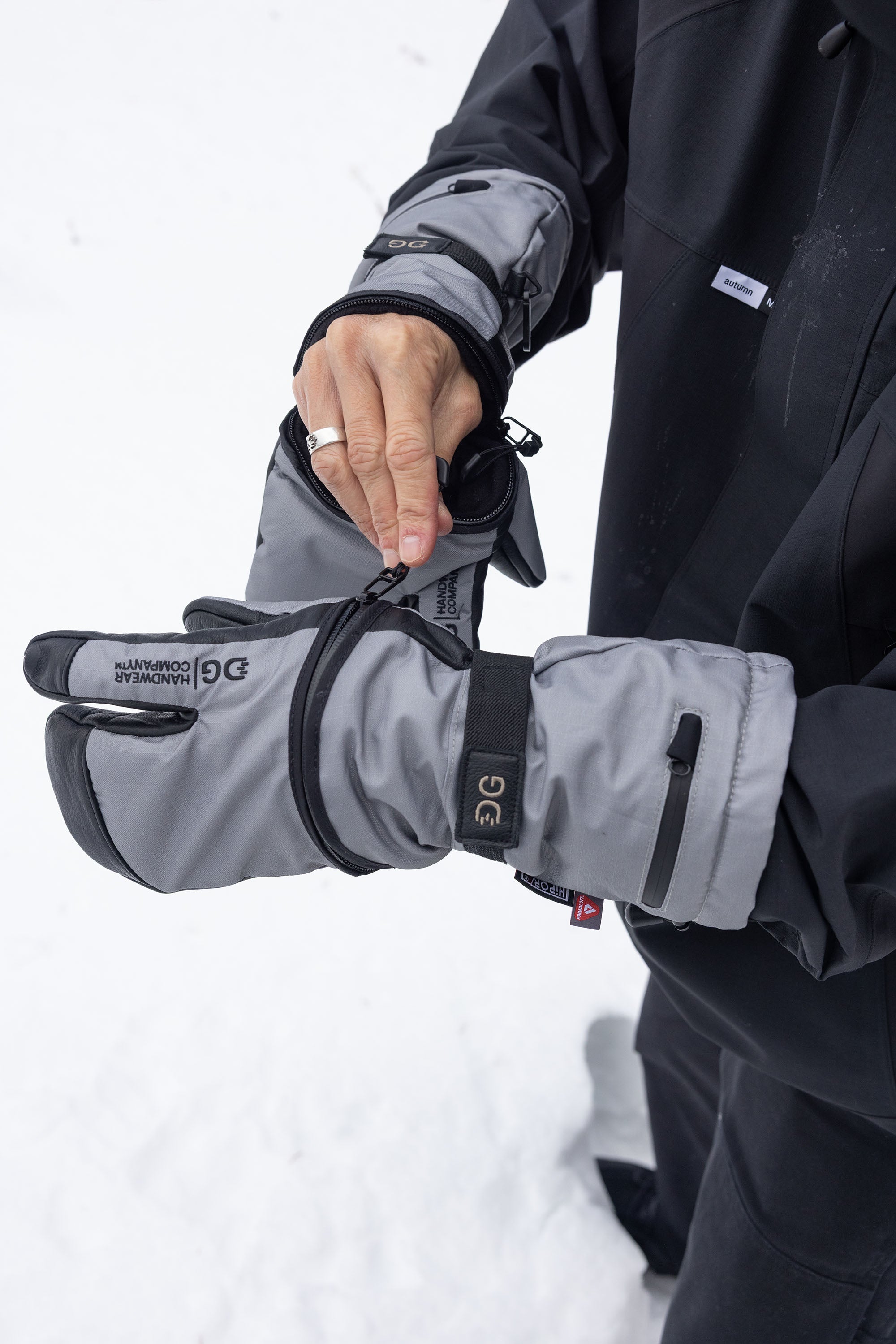 Quartz Claw Long Cut - Grey / Black