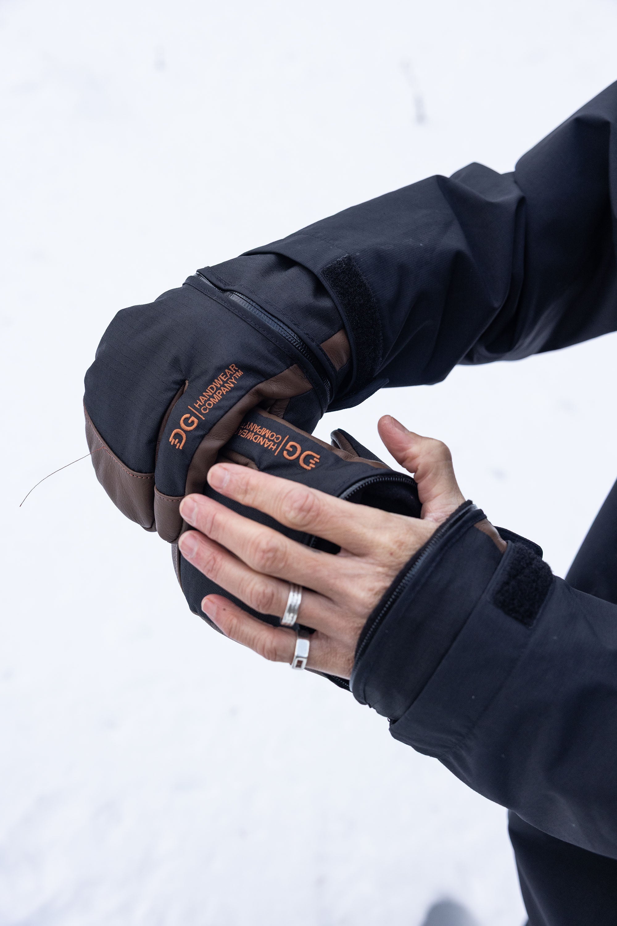 Quartz Claw - Black / Brown