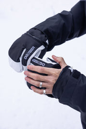 Quartz Claw - White / Black