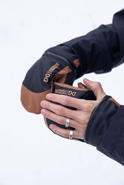 Quartz Mitt - Black / Tan